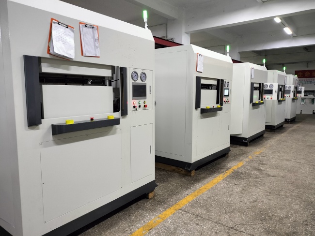 新材料：碳纖、玻纖、復(fù)合材料熱壓成型機(jī)技術(shù)